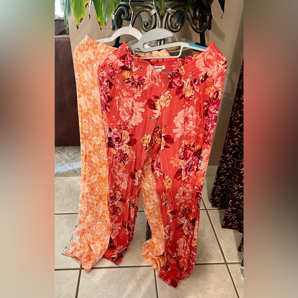 Festival Pants (1) Roxy, (1) Billabong Sz L